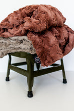 Load image into Gallery viewer, Cedarwood Belle - Grand