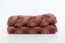 Load image into Gallery viewer, Cedarwood Belle - Grand