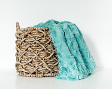 Load image into Gallery viewer, Spearmint Belle - Grand