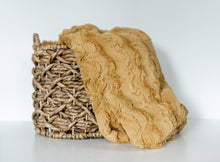 Load image into Gallery viewer, Golden Belle - Grand